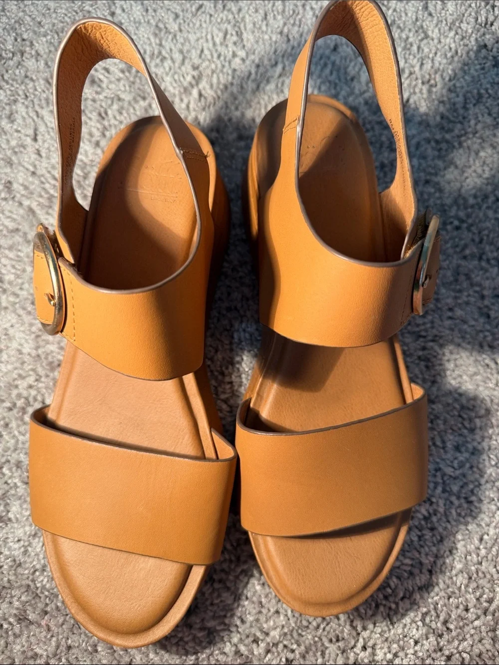 Sofft Women's Tan Platform Sandals with Gold Buckle